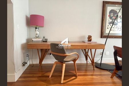 Casa à venda com 3 quartos, 230m² em Santo Amaro, São Paulo