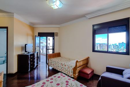 Apartamento para alugar com 600m², 4 quartos e 5 vagasQuarto 4 - Suíte