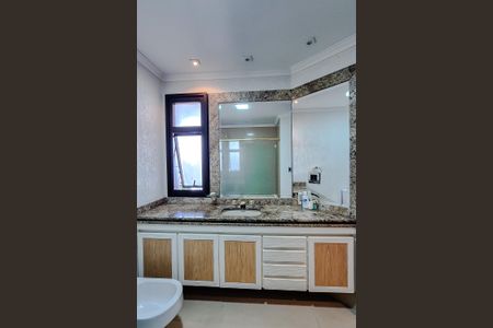 Apartamento para alugar com 600m², 4 quartos e 5 vagasBanheiro da Suíte 2