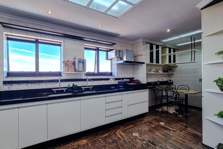 Apartamento para alugar com 600m², 4 quartos e 5 vagasCozinha