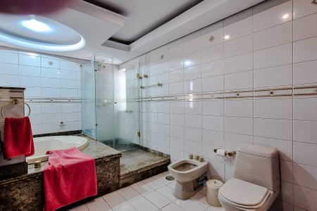 Apartamento para alugar com 600m², 4 quartos e 5 vagasBanheiro da Suíte 1