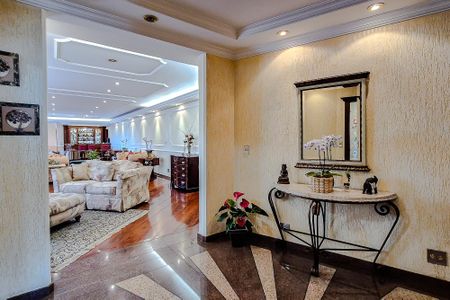 Apartamento para alugar com 600m², 4 quartos e 5 vagasHall