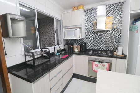 Casa à venda com 200m², 2 quartos e 2 vagasCozinha