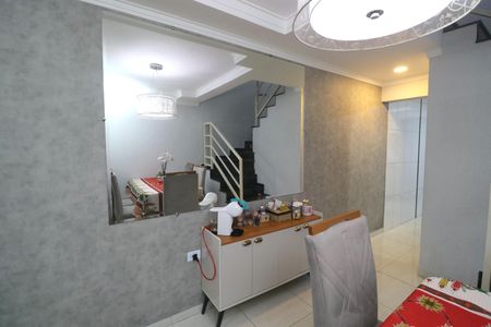Casa à venda com 200m², 2 quartos e 2 vagasSala