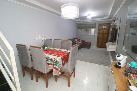 Casa à venda com 200m², 2 quartos e 2 vagasSala