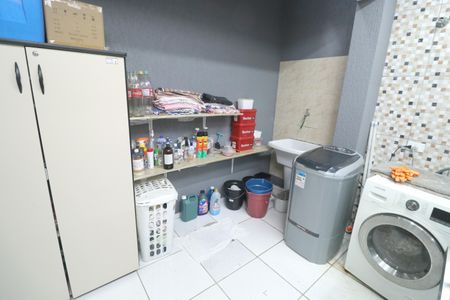 Casa à venda com 200m², 2 quartos e 2 vagasÁrea de Serviço