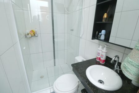 Casa à venda com 200m², 2 quartos e 2 vagasBanheiro da Suíte 2