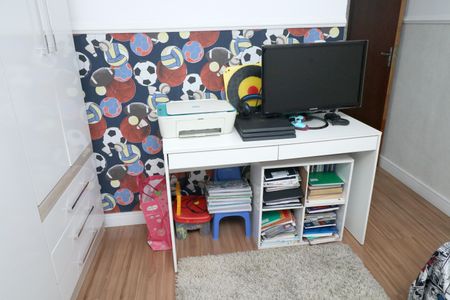 Casa à venda com 200m², 2 quartos e 2 vagasSuite 2