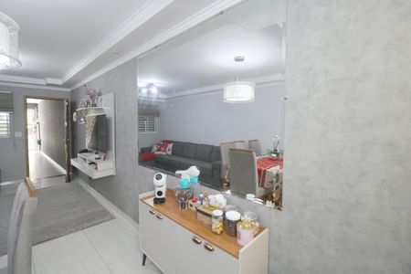 Casa à venda com 200m², 2 quartos e 2 vagasSala