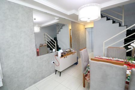 Casa à venda com 200m², 2 quartos e 2 vagasSala