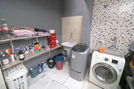 Casa à venda com 200m², 2 quartos e 2 vagasÁrea de Serviço