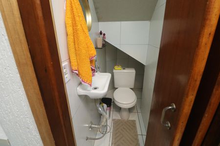 Casa à venda com 200m², 2 quartos e 2 vagasLavabo
