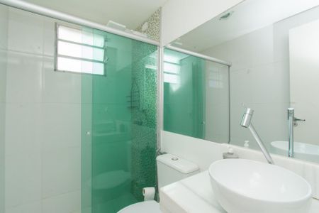 Banheiro de apartamento para alugar com 2 quartos, 82m² em Jardim Riacho das Pedras, Contagem