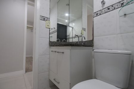 Apartamento à venda com 121m², 3 quartos e 2 vagasBanheiro social