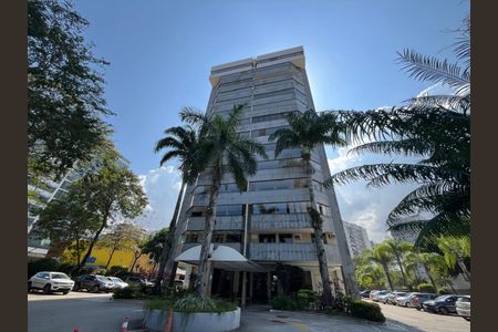 Apartamento à venda com 121m², 3 quartos e 2 vagasFachada