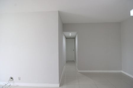 Sala - Corredor de apartamento à venda com 3 quartos, 121m² em Barra Olímpica, Rio de Janeiro