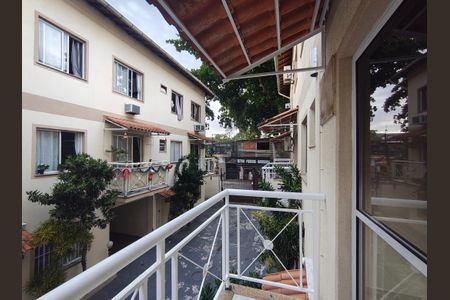 Casa de condomínio à venda com 100m², 3 quartos e 1 vaga