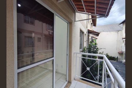 Casa de condomínio à venda com 100m², 3 quartos e 1 vaga