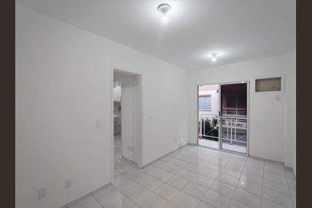 Casa de condomínio à venda com 100m², 3 quartos e 1 vaga