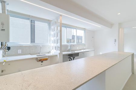 Foto 04 de apartamento à venda com 2 quartos, 86m² em Pinheiros, São Paulo