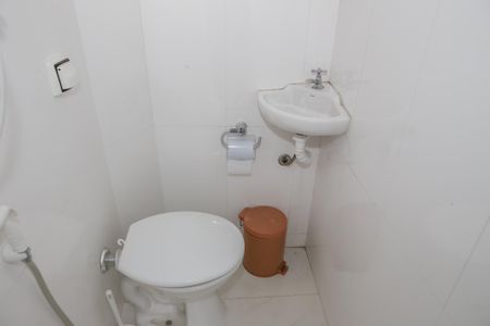 Apartamento para alugar com 95m², 2 quartos e 1 vaga Apartamento para alugar com 95m², 2 quartos e 1 vagaBanheiro de serviço
