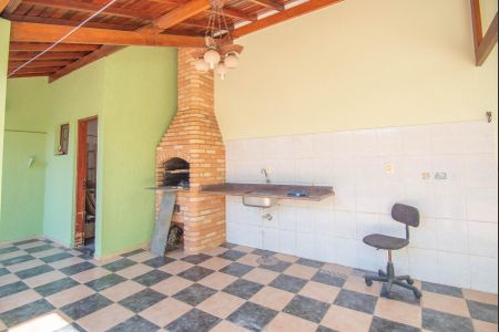 Casa de condomínio à venda com 220m², 3 quartos e 2 vagas Casa de condomínio à venda com 220m², 3 quartos e 2 vagasÁrea comum - Churrasqueira