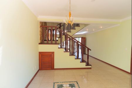 Sala de casa de condomínio à venda com 3 quartos, 220m² em Roncaglia, Campinas