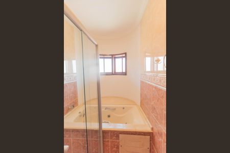 Casa de condomínio à venda com 220m², 3 quartos e 2 vagas Casa de condomínio à venda com 220m², 3 quartos e 2 vagasBanheiro da Suíte