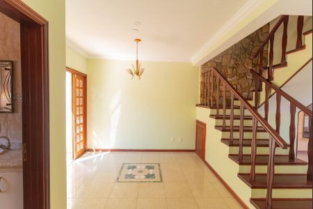 Casa de condomínio à venda com 220m², 3 quartos e 2 vagas Casa de condomínio à venda com 220m², 3 quartos e 2 vagasSala