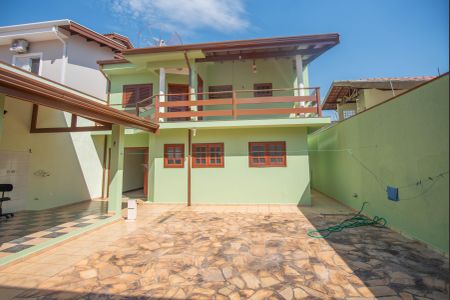Casa de condomínio à venda com 220m², 3 quartos e 2 vagas Casa de condomínio à venda com 220m², 3 quartos e 2 vagasQuintal