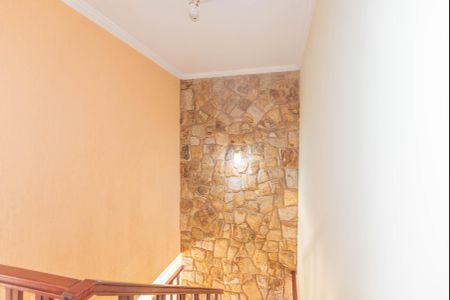 Casa de condomínio à venda com 220m², 3 quartos e 2 vagas Casa de condomínio à venda com 220m², 3 quartos e 2 vagasEscada