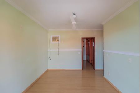 Casa de condomínio à venda com 220m², 3 quartos e 2 vagas Casa de condomínio à venda com 220m², 3 quartos e 2 vagasSuíte