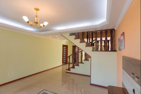 Sala de casa de condomínio à venda com 3 quartos, 220m² em Roncaglia, Campinas