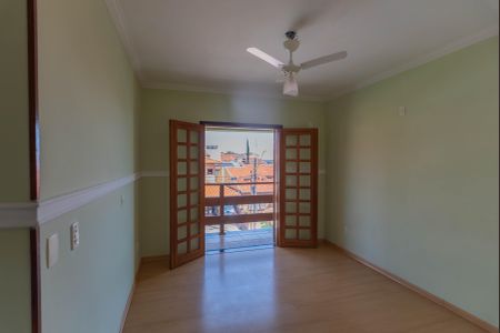 Casa de condomínio à venda com 220m², 3 quartos e 2 vagas Casa de condomínio à venda com 220m², 3 quartos e 2 vagasSuíte