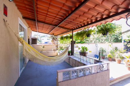 Casa para alugar com 400m², 6 quartos e 2 vagas Casa para alugar com 400m², 6 quartos e 2 vagasVaranda