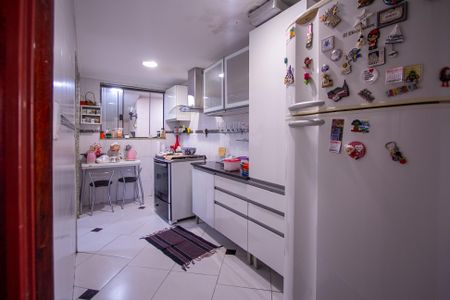 Casa para alugar com 400m², 6 quartos e 2 vagas Casa para alugar com 400m², 6 quartos e 2 vagasCozinha