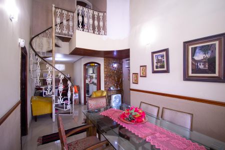 Sala de casa para alugar com 6 quartos, 400m² em Barro Vermelho, São Gonçalo