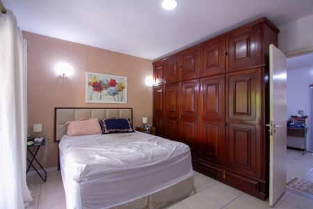 Casa para alugar com 400m², 6 quartos e 2 vagas Casa para alugar com 400m², 6 quartos e 2 vagasQuarto 4