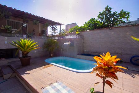 Casa para alugar com 400m², 6 quartos e 2 vagas Casa para alugar com 400m², 6 quartos e 2 vagasPiscina