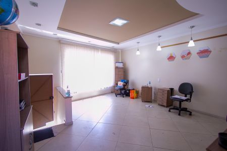 Casa para alugar com 400m², 6 quartos e 2 vagas Casa para alugar com 400m², 6 quartos e 2 vagasSuíte