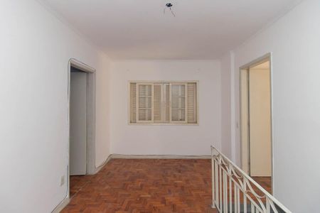Hall da escada de casa para alugar com 2 quartos, 145m² em Vila Mazzei, São Paulo