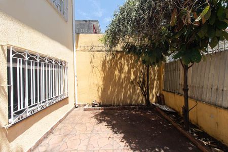 Casa para alugar com 145m², 2 quartos e 1 vagaQuintal