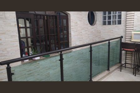 Casa à venda com 4 quartos, 183m² em Jardim Marek, Santo André