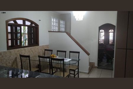 Casa à venda com 4 quartos, 183m² em Jardim Marek, Santo André