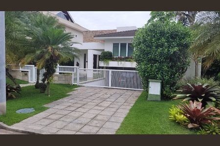 Casa de condomínio à venda com 504m², 4 quartos e 4 vagas