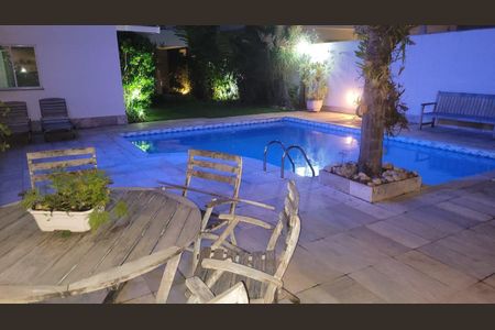 Casa de condomínio à venda com 504m², 4 quartos e 4 vagas