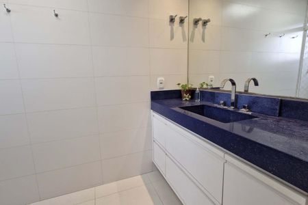 Apartamento à venda com 100m², 2 quartos e 3 vagas