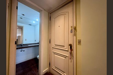 Apartamento à venda com 140m², 4 quartos e 3 vagasLavabo