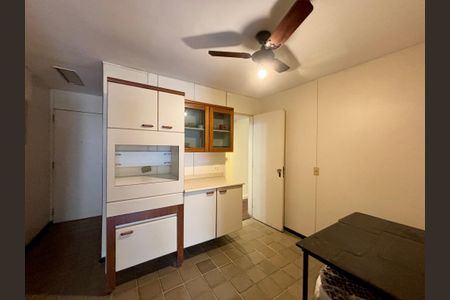 Apartamento à venda com 140m², 4 quartos e 3 vagasCozinha