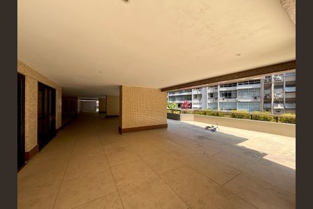 Apartamento à venda com 140m², 4 quartos e 3 vagasÁrea comum - salão de festas